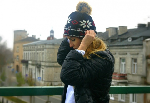 Czapka dzianinowa PARADIS BLACK FUR