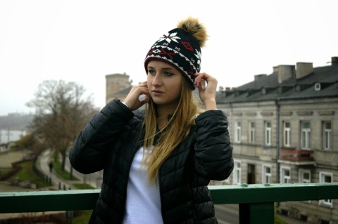 Czapka dzianinowa PARADIS BLACK FUR