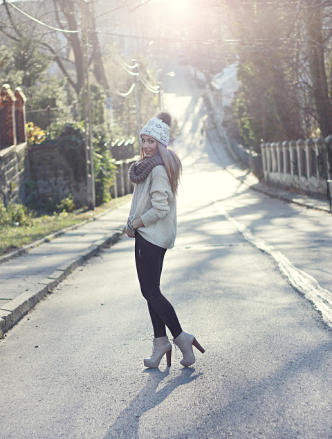 Czapka dzianinowa PARADIS ECRU FUR